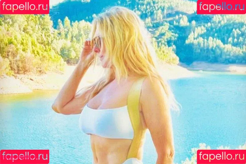 Carol Vorderman Onlyfans Photo Gallery 