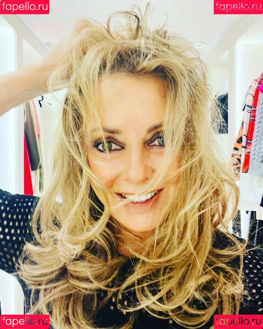 Carol Vorderman Onlyfans Photo Gallery 