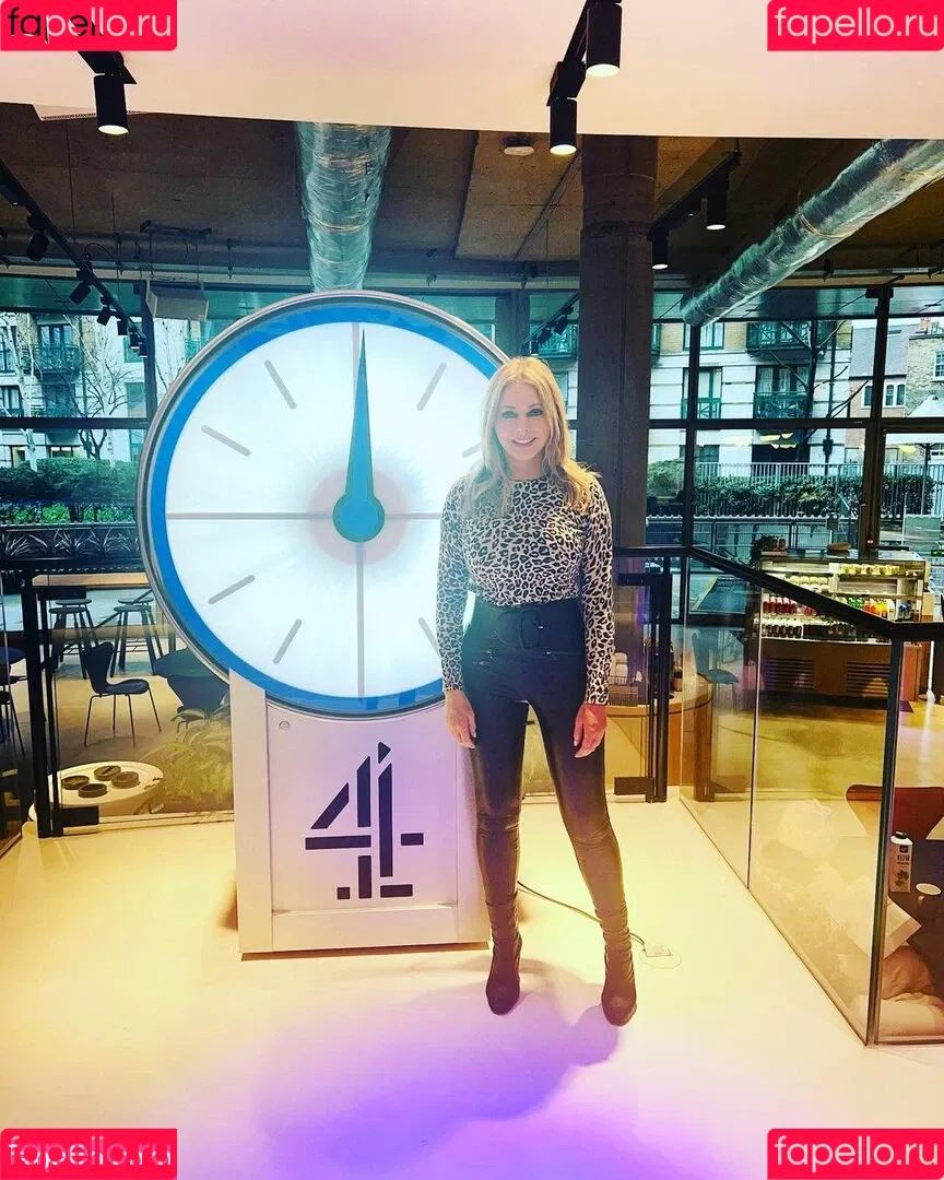 Carol Vorderman Onlyfans Photo Gallery 