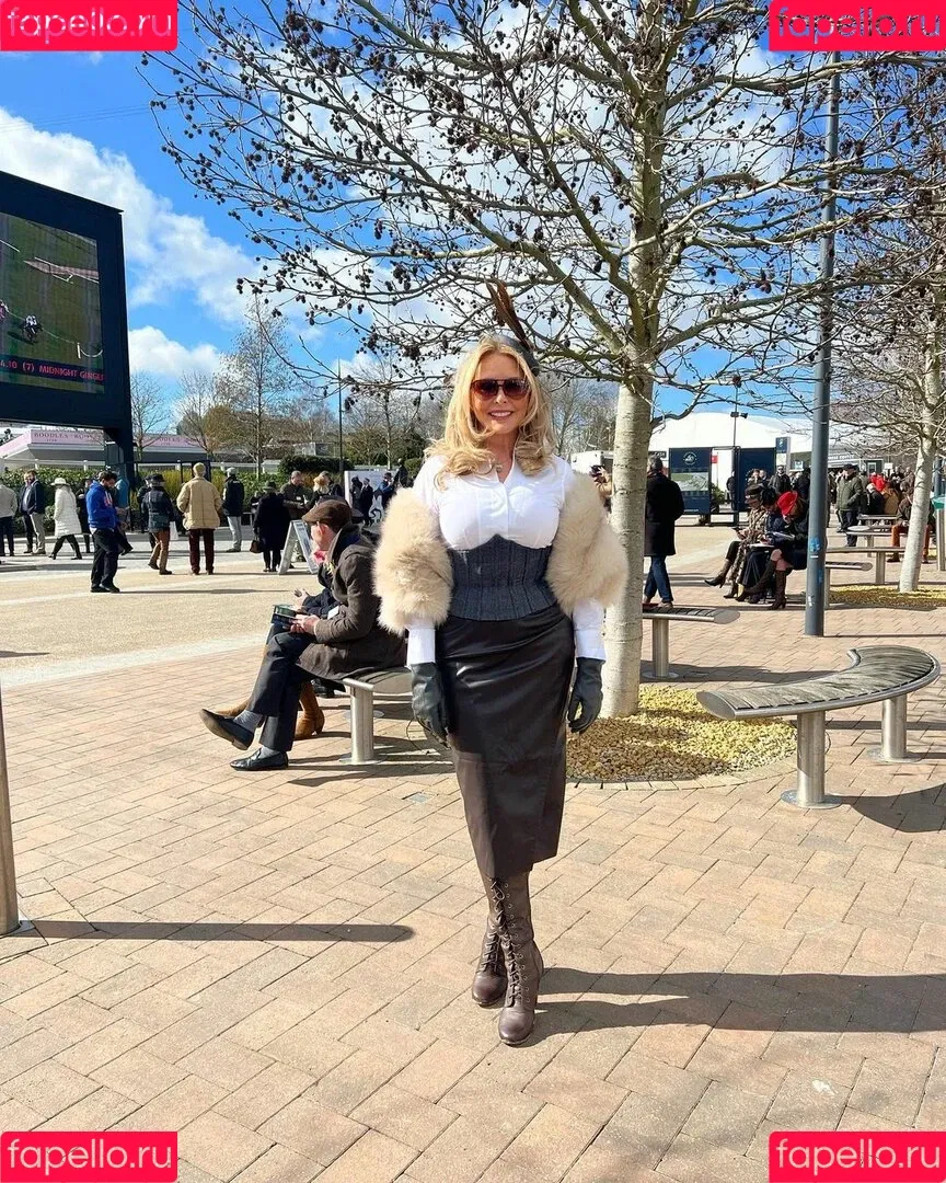 Carol Vorderman Onlyfans Photo Gallery 