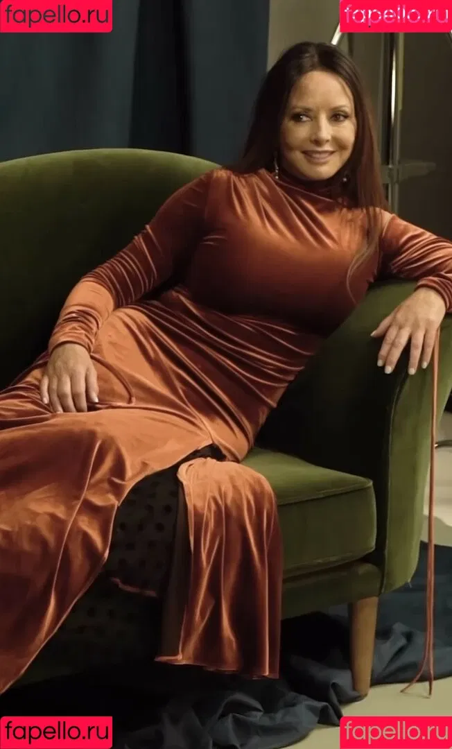 Carol Vorderman Onlyfans Photo Gallery 