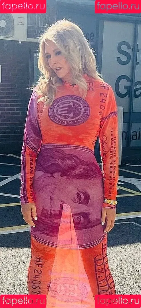 Carol Vorderman Onlyfans Photo Gallery 