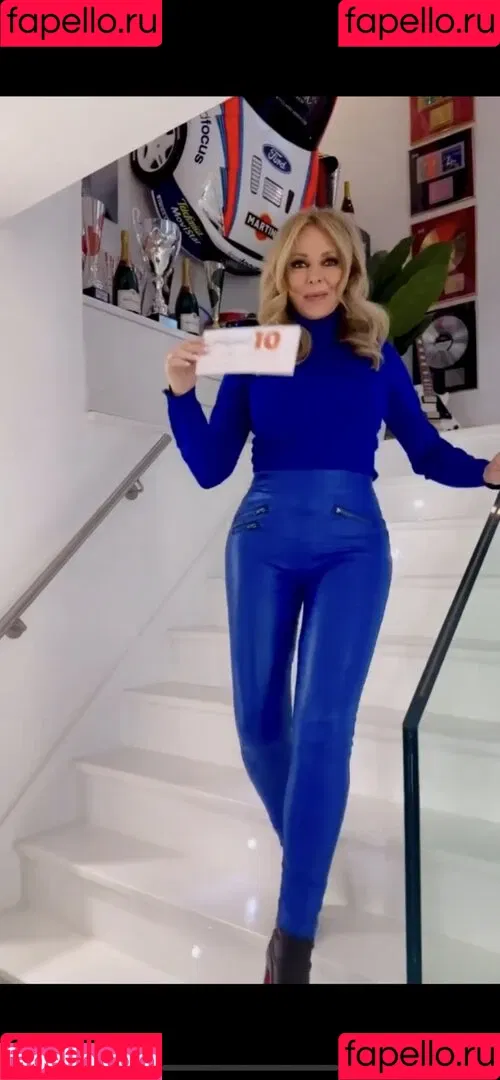 Carol Vorderman Onlyfans Photo Gallery 