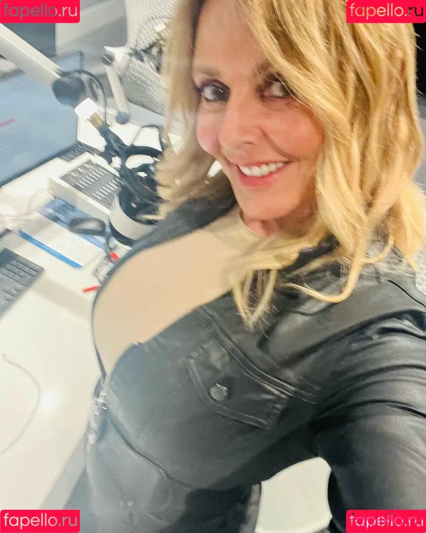 Carol Vorderman Onlyfans Photo Gallery 