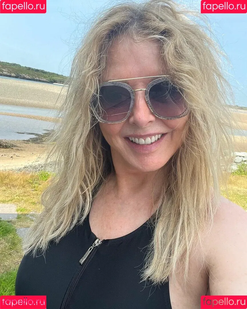 Carol Vorderman Onlyfans Photo Gallery 