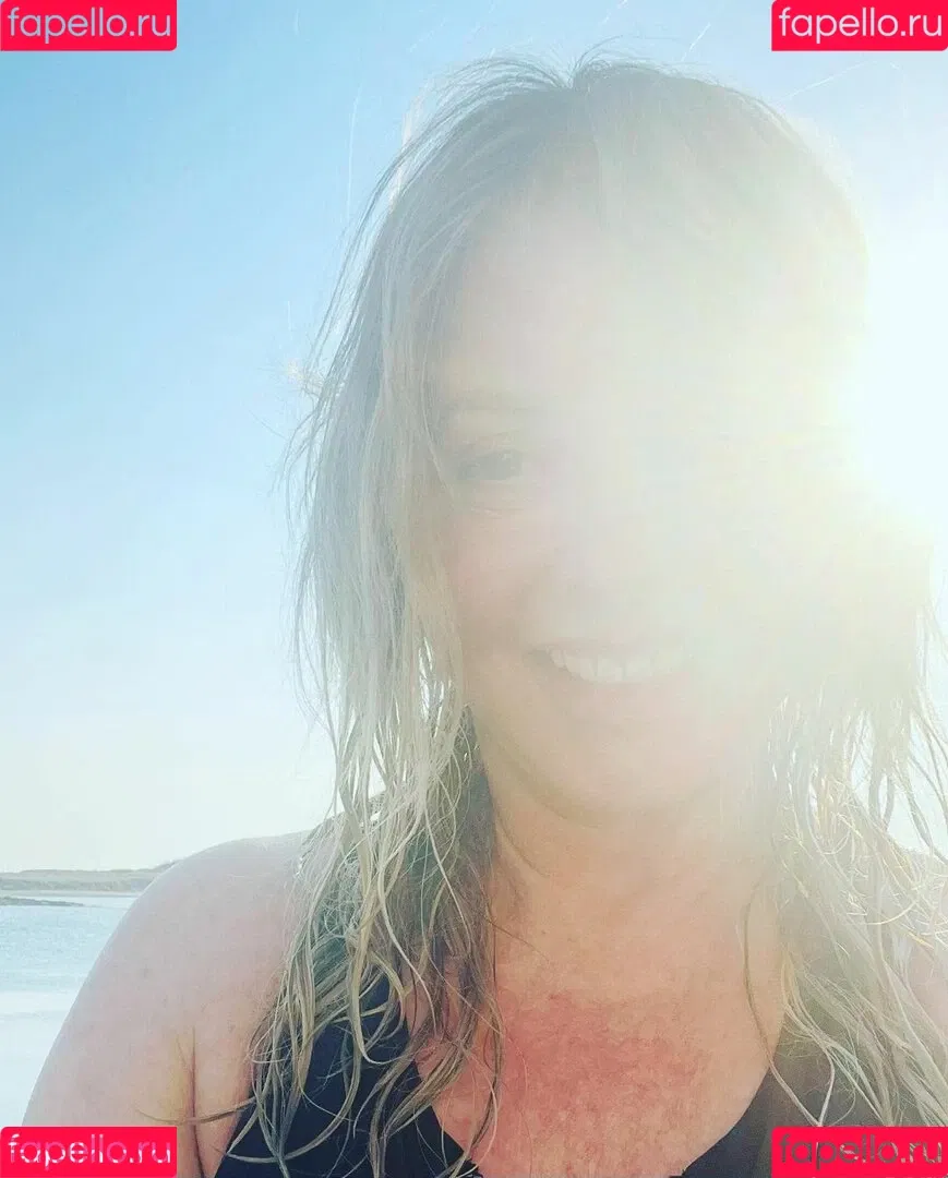 Carol Vorderman Onlyfans Photo Gallery 