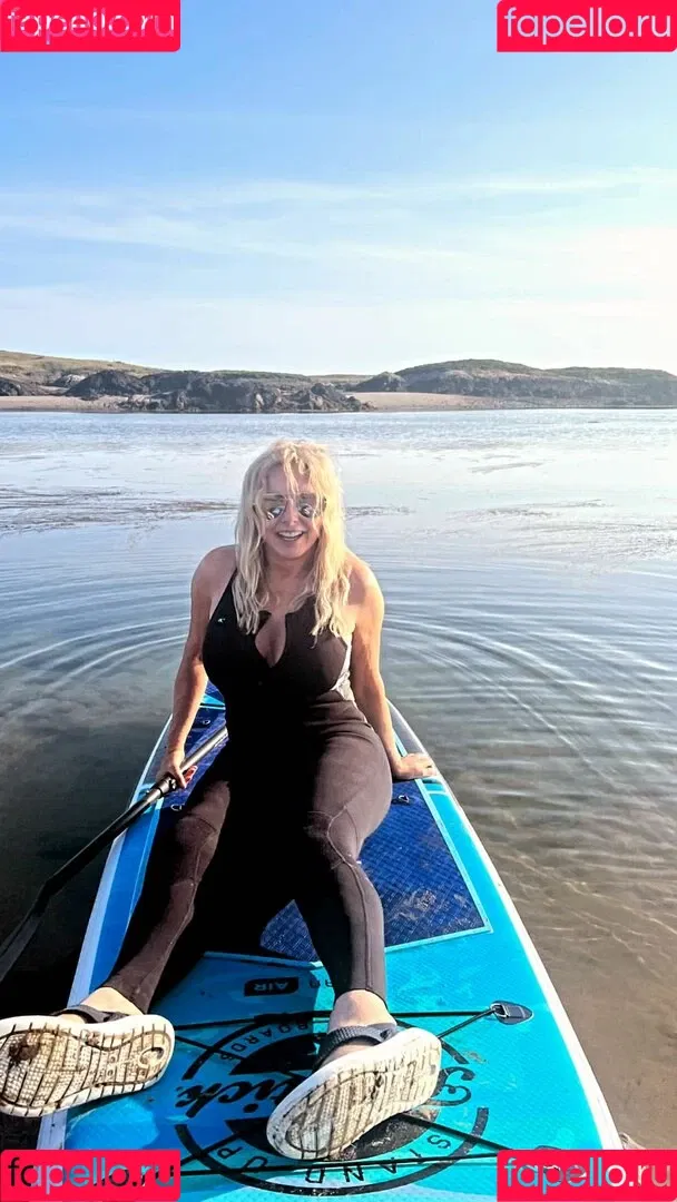 Carol Vorderman Onlyfans Photo Gallery 