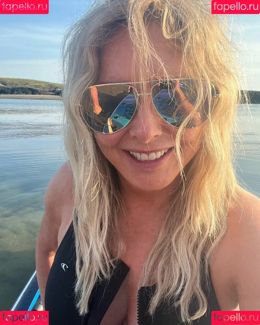 Carol Vorderman Onlyfans Photo Gallery 