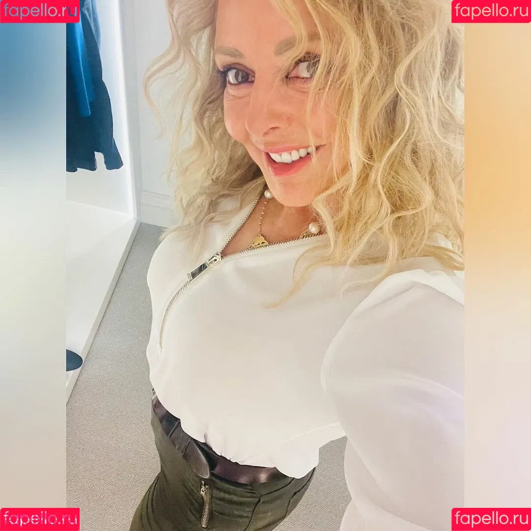 Carol Vorderman Onlyfans Photo Gallery 
