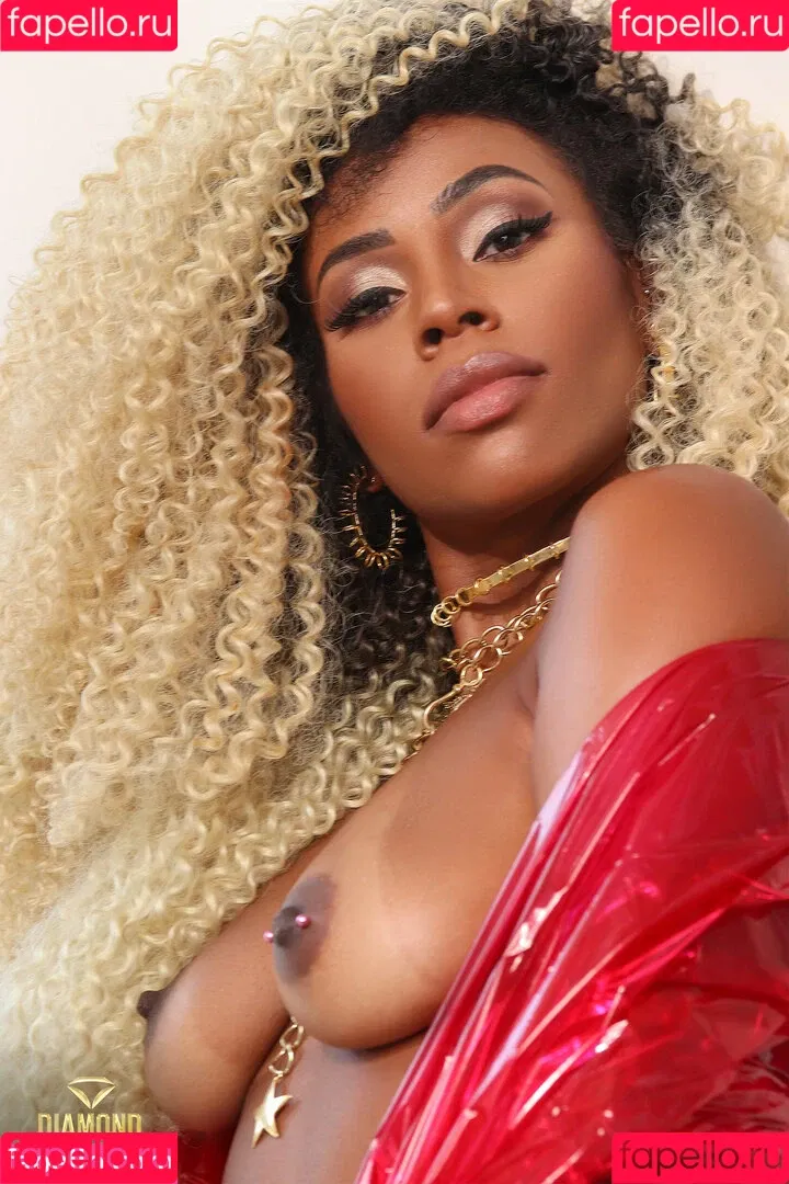 Diamond Brazil Onlyfans Photo Gallery 