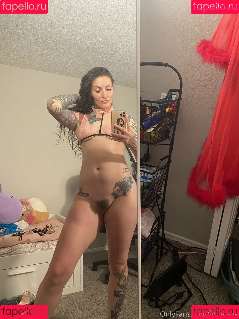 OftenElle Onlyfans Photo Gallery 