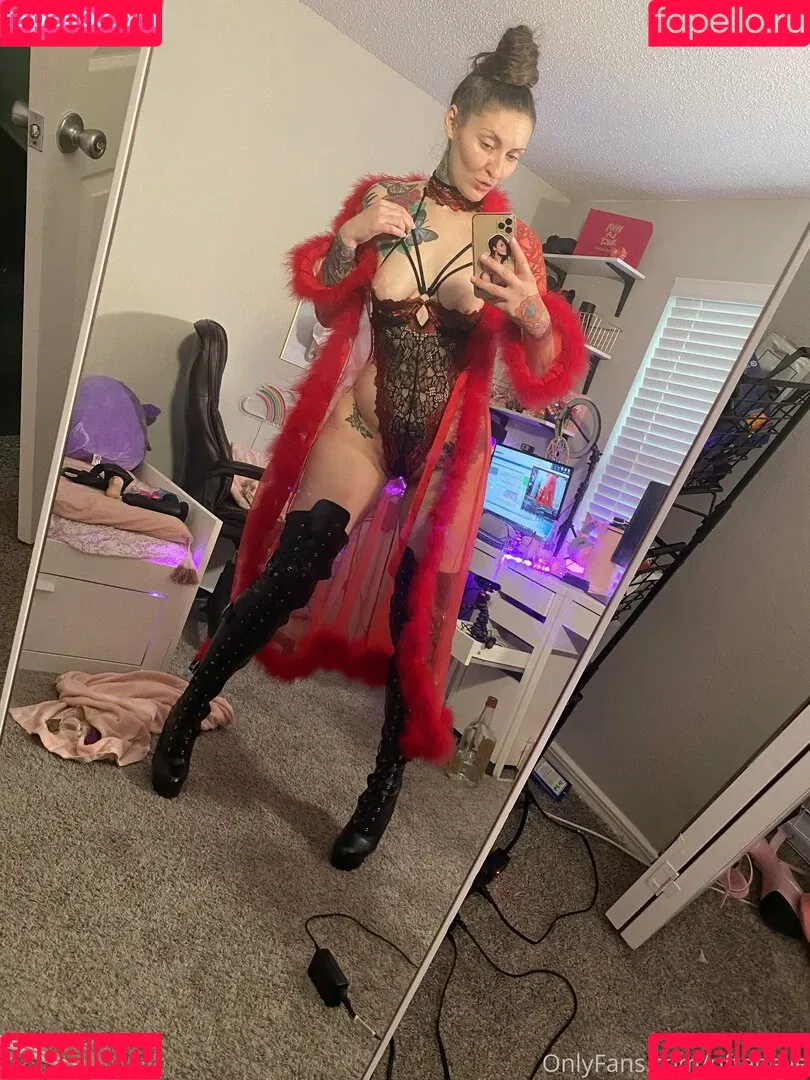OftenElle Onlyfans Photo Gallery 