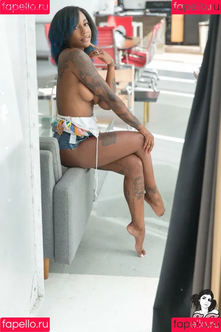 Midnight Onlyfans Photo Gallery 