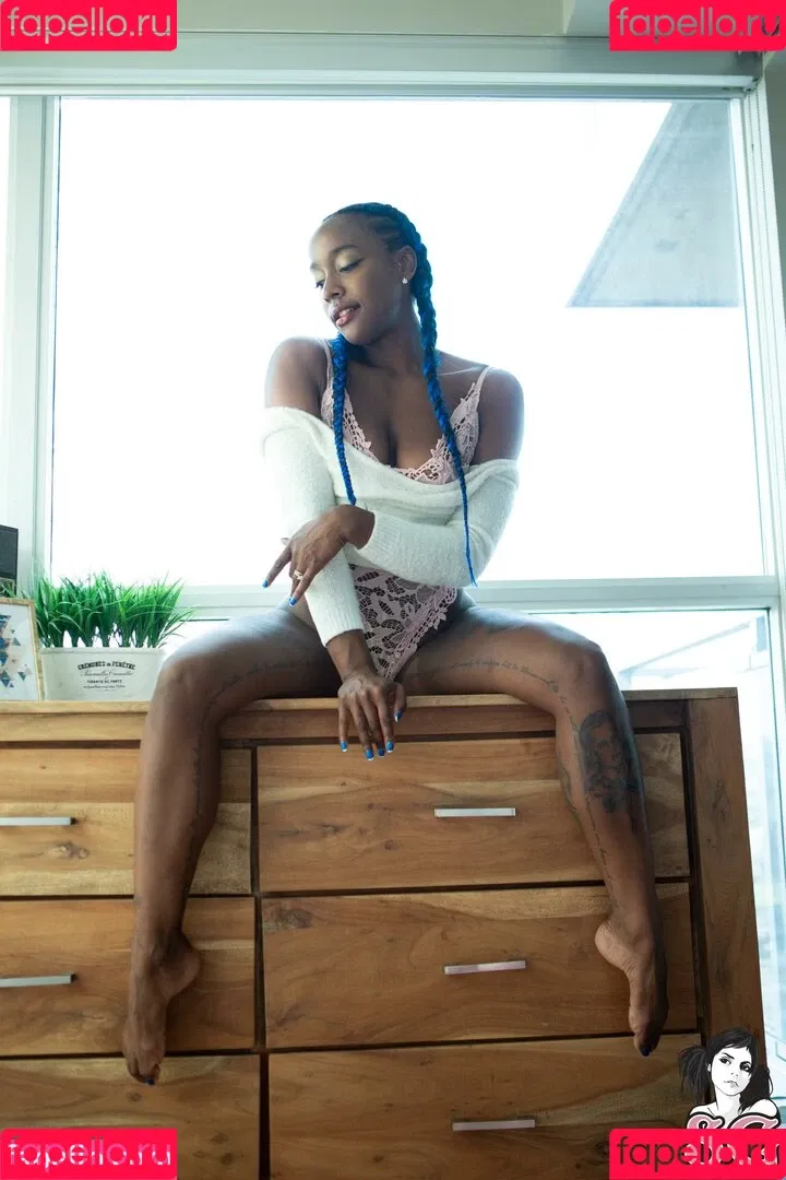 Midnight Onlyfans Photo Gallery 