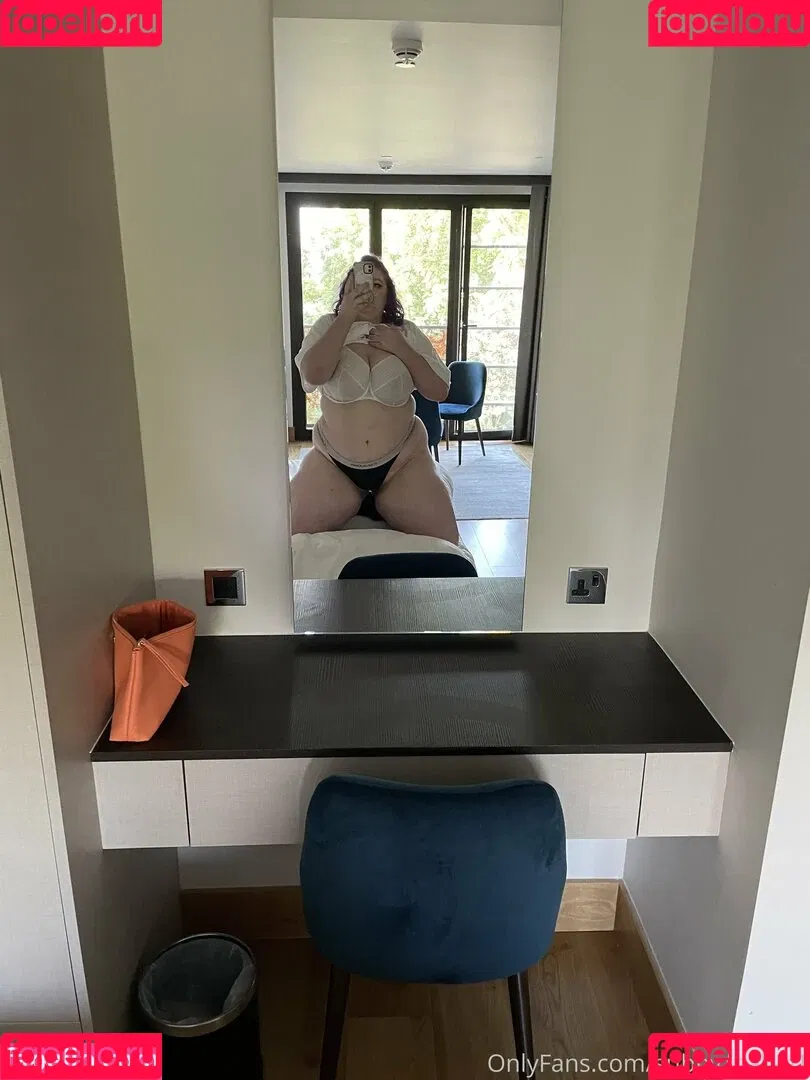 phoebetheunistudent Onlyfans Photo Gallery 