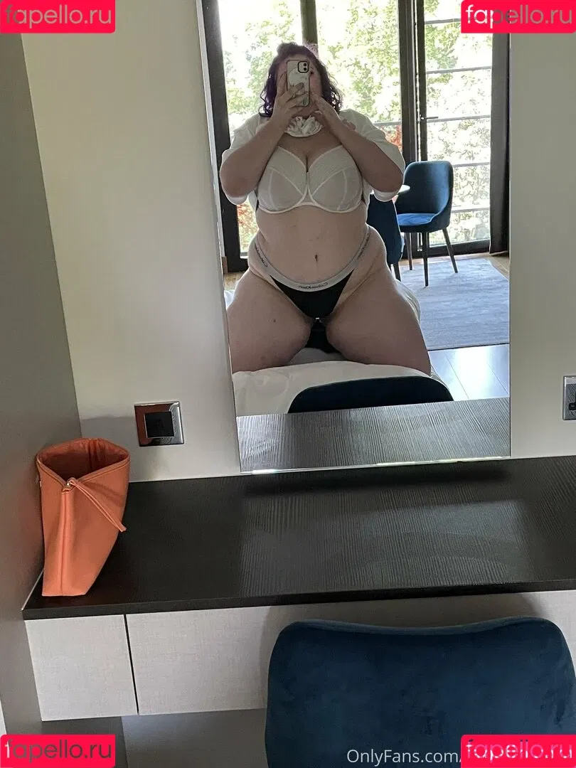phoebetheunistudent Onlyfans Photo Gallery 