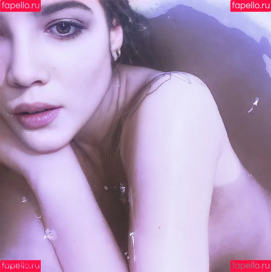 Halsey Onlyfans Photo Gallery 