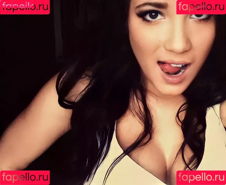 Halsey Onlyfans Photo Gallery 