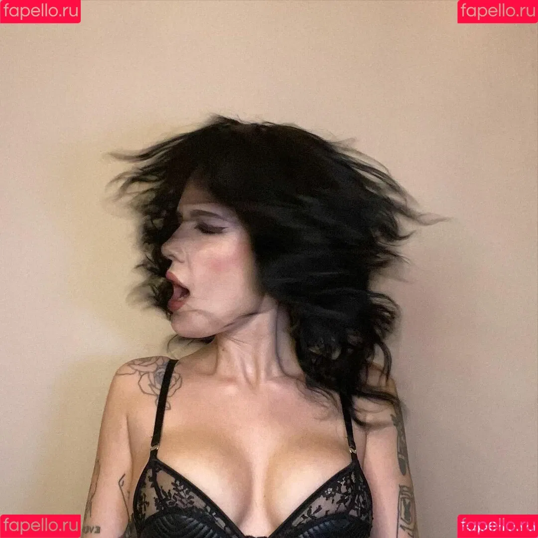 Halsey Onlyfans Photo Gallery 