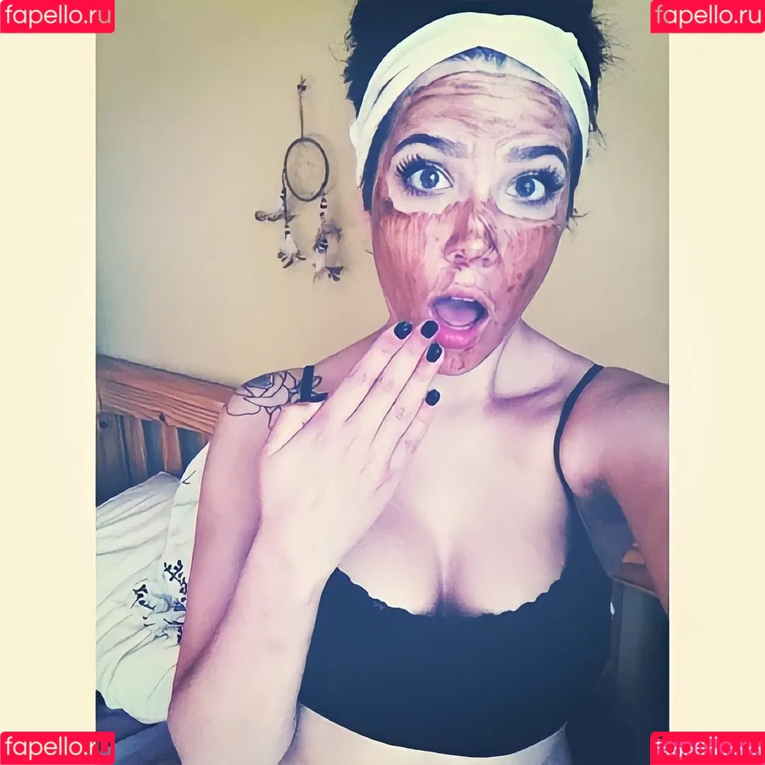 Halsey Onlyfans Photo Gallery 