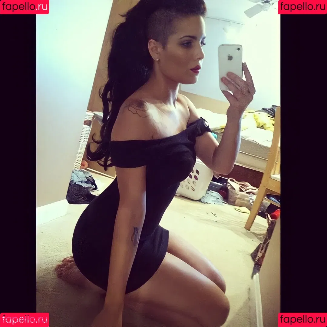Halsey Onlyfans Photo Gallery 
