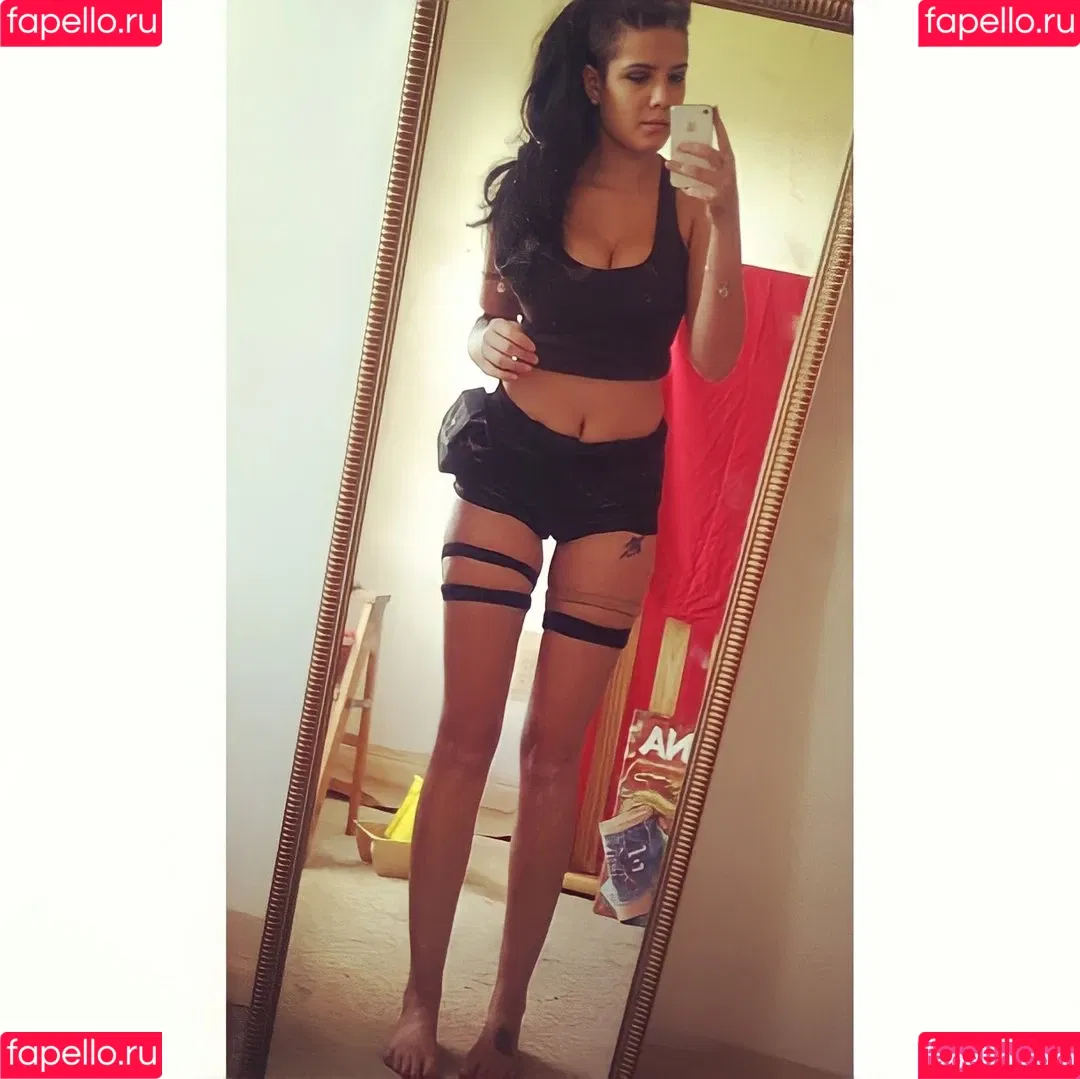 Halsey Onlyfans Photo Gallery 