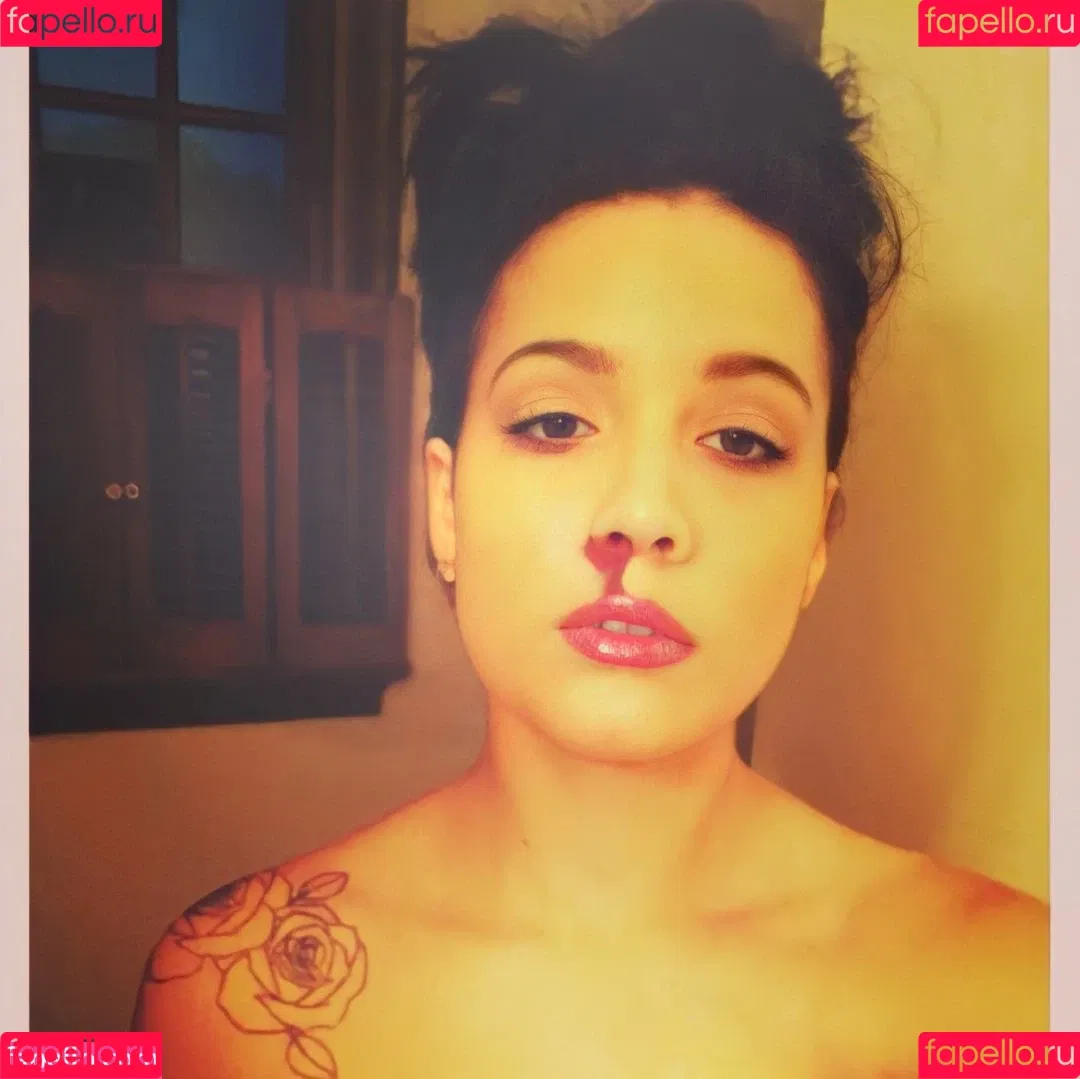 Halsey Onlyfans Photo Gallery 