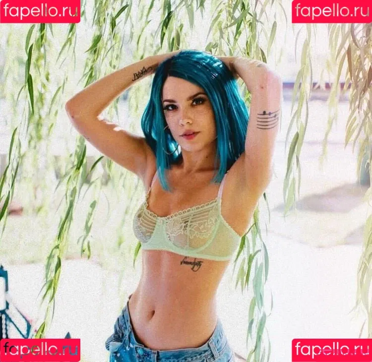 Halsey Onlyfans Photo Gallery 