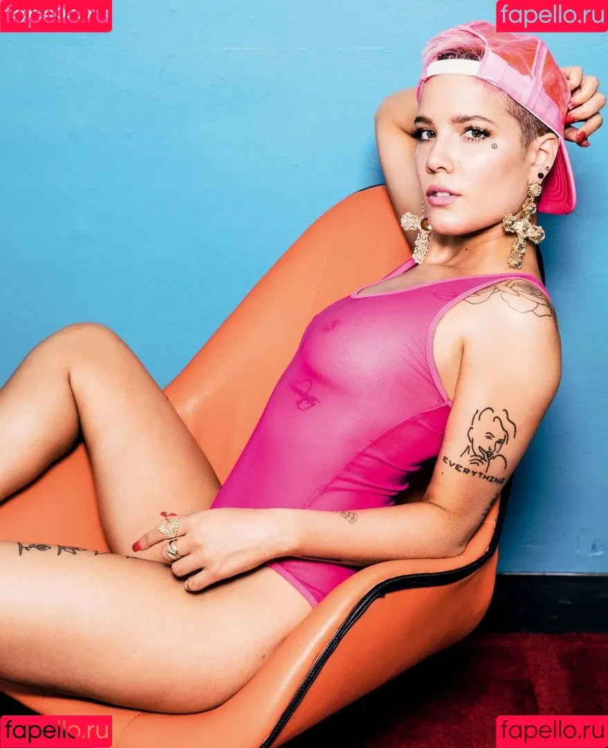 Halsey Onlyfans Photo Gallery 