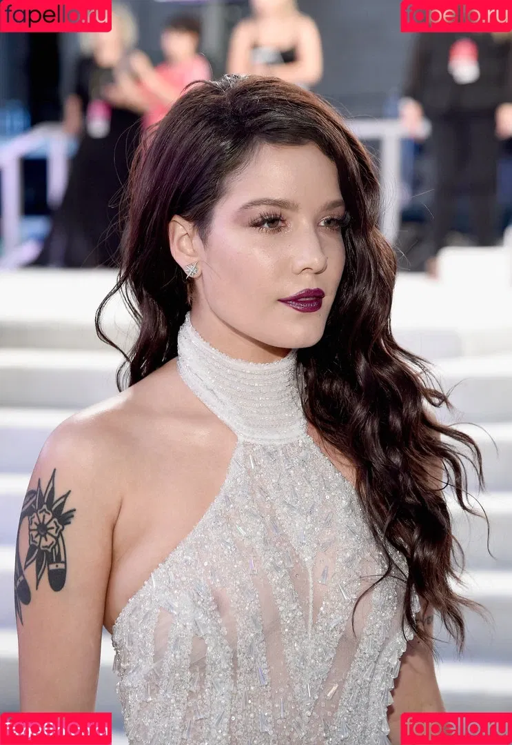 Halsey Onlyfans Photo Gallery 