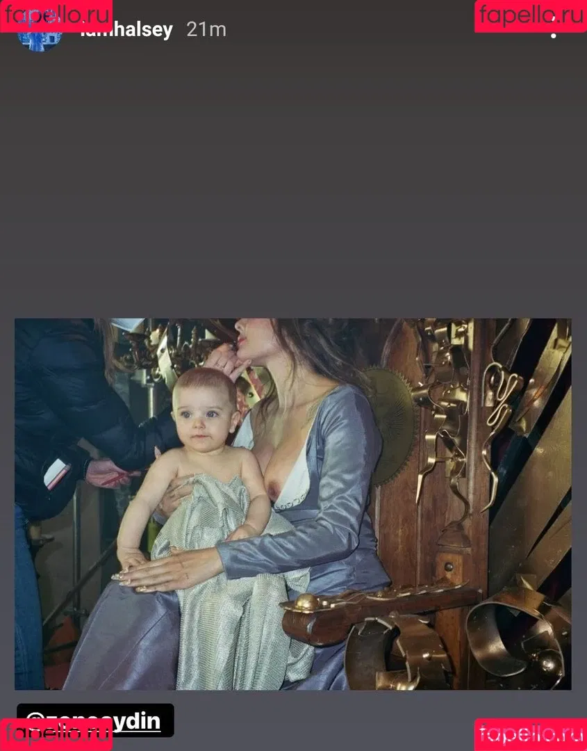 Halsey Onlyfans Photo Gallery 