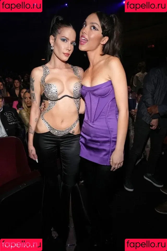 Halsey Onlyfans Photo Gallery 
