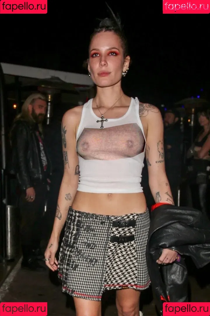 Halsey Onlyfans Photo Gallery 