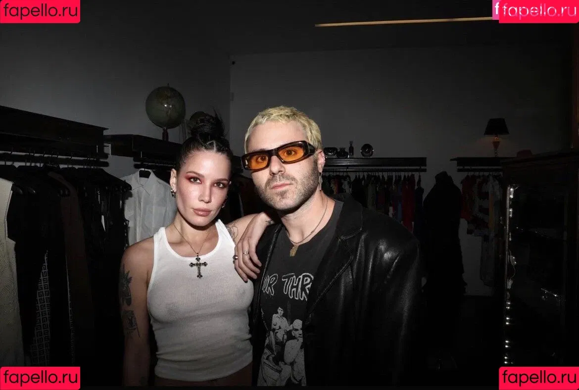 Halsey Onlyfans Photo Gallery 