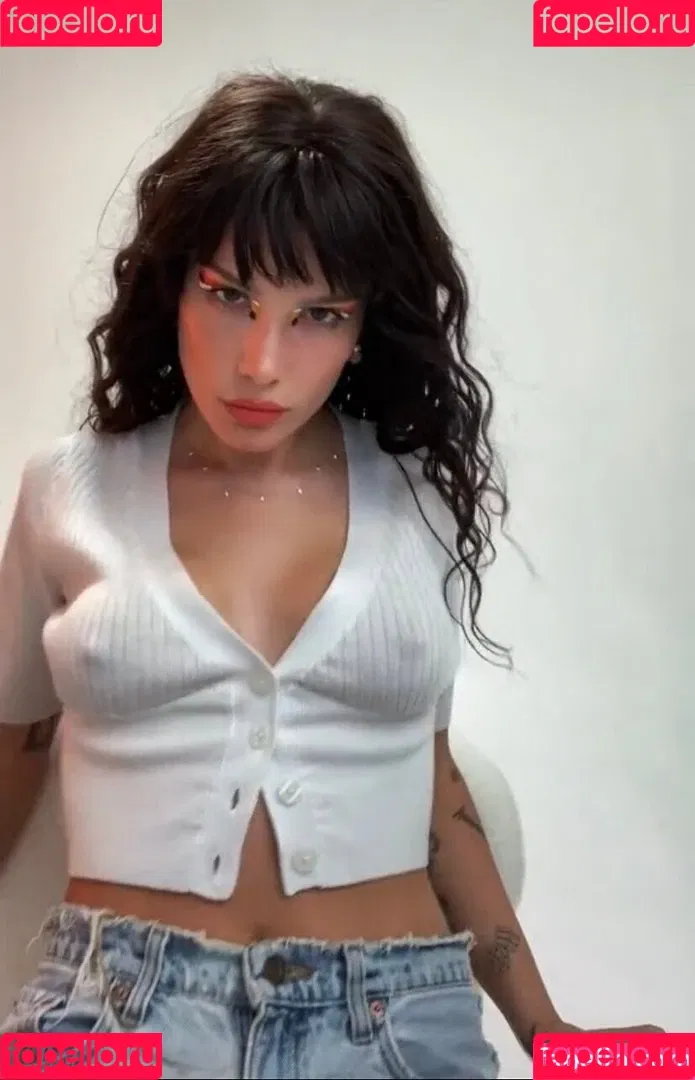 Halsey Onlyfans Photo Gallery 