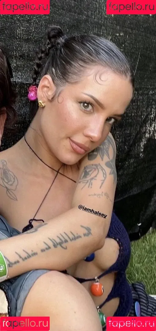 Halsey Onlyfans Photo Gallery 
