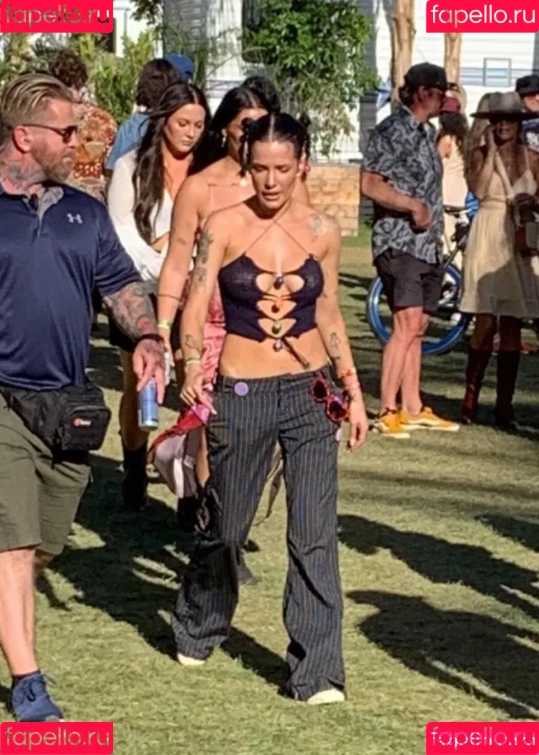 Halsey Onlyfans Photo Gallery 