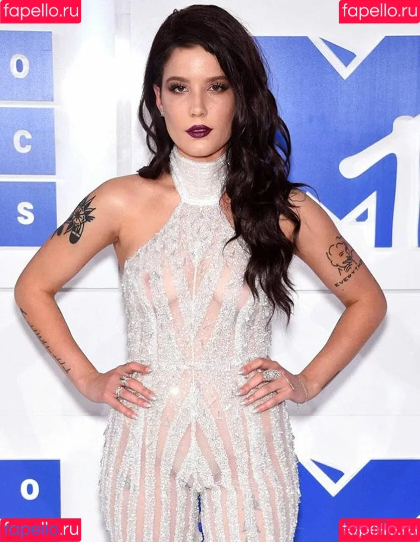 Halsey Onlyfans Photo Gallery 