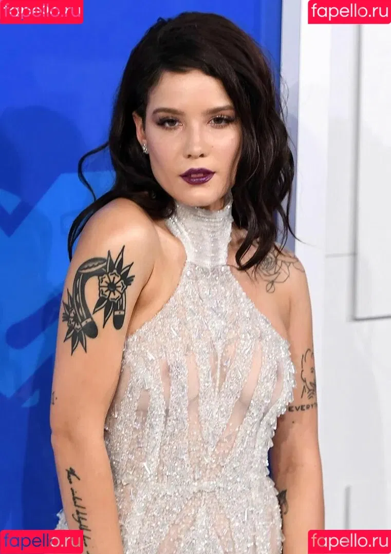 Halsey Onlyfans Photo Gallery 