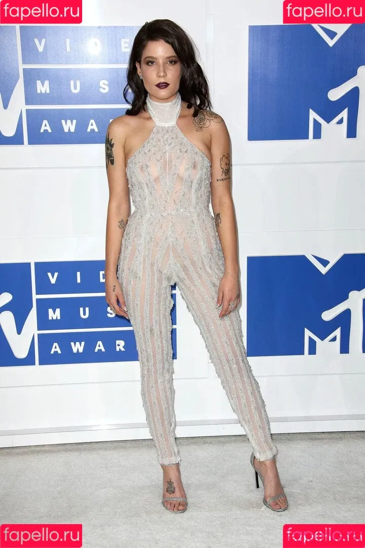 Halsey Onlyfans Photo Gallery 