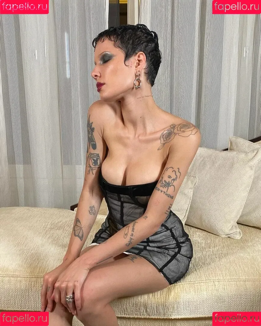 Halsey Onlyfans Photo Gallery 