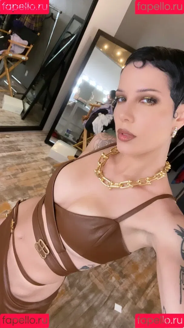 Halsey Onlyfans Photo Gallery 