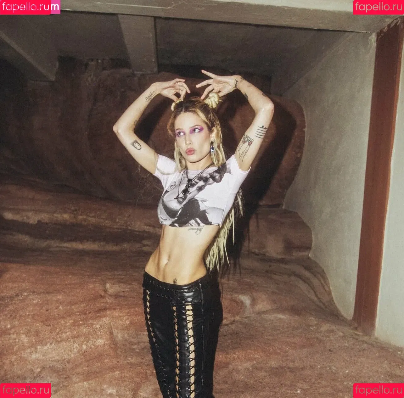 Halsey Onlyfans Photo Gallery 
