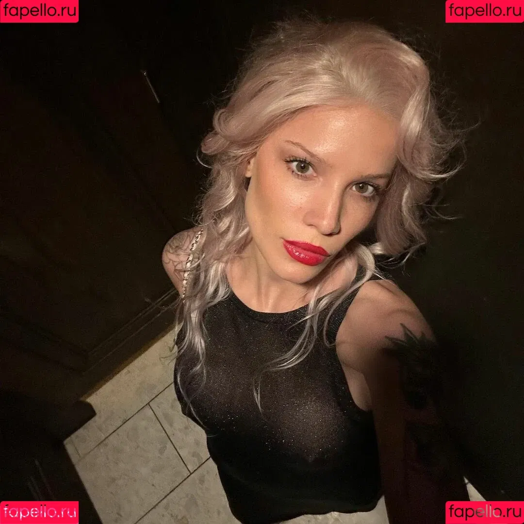 Halsey Onlyfans Photo Gallery 