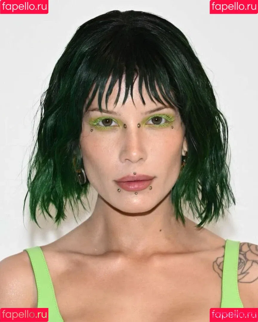 Halsey Onlyfans Photo Gallery 