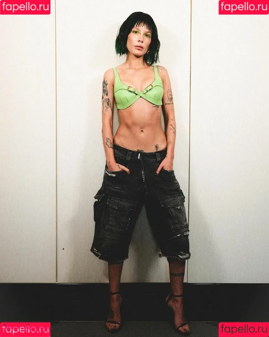 Halsey Onlyfans Photo Gallery 