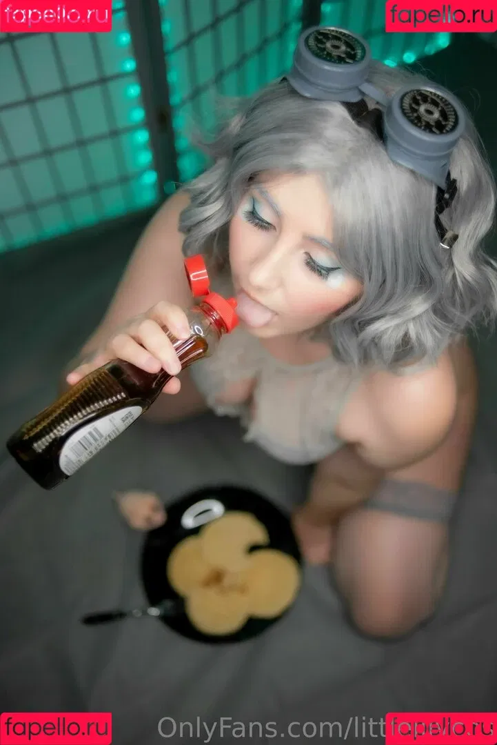 littlelilycos Onlyfans Photo Gallery 