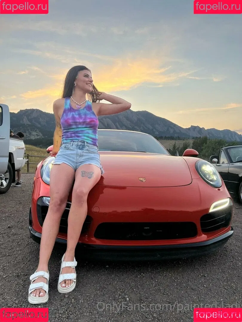 issameg Onlyfans Photo Gallery 