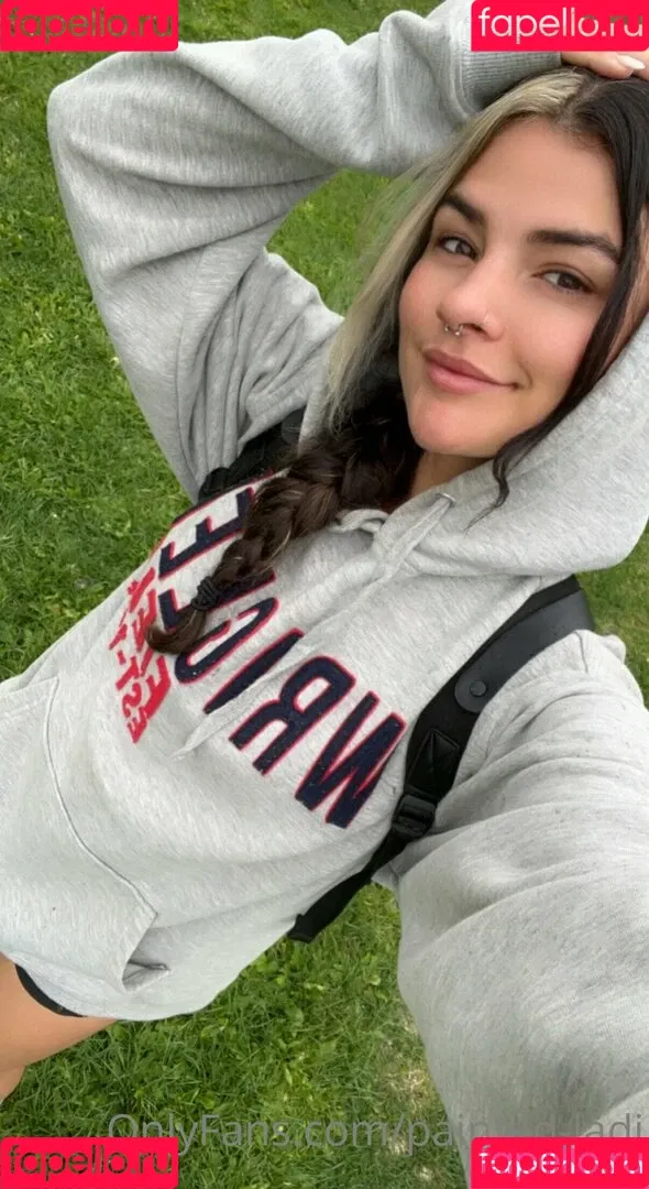 issameg Onlyfans Photo Gallery 
