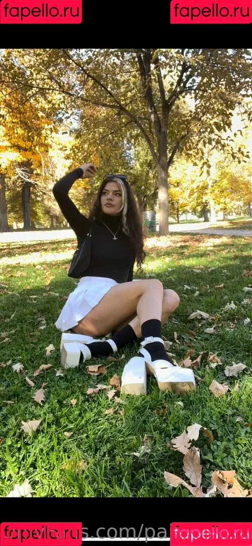 issameg Onlyfans Photo Gallery 